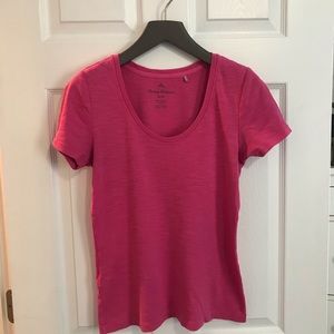 Tommy Bahama short sleeve Ashby tee, Med, 100% cotton, V good condition, pink